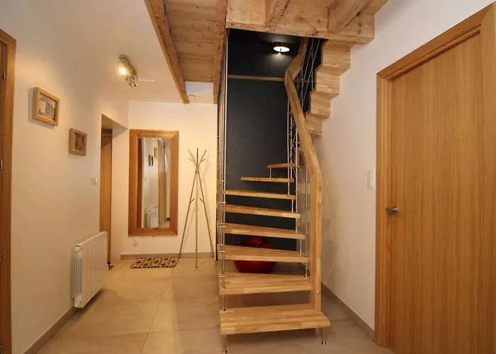 Апартаменты Beau Duplex T3 Au Mont-dore Avec Parking, Pres Des Thermes - Fr-1-608-151 *